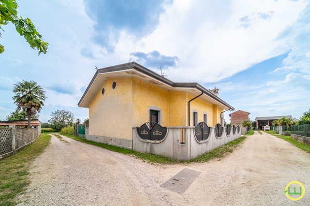 Media numero 55 di SPAZIOSA VILLA INDIPENDENTE TRICAMERE E TRISERVIZI a Talmassons