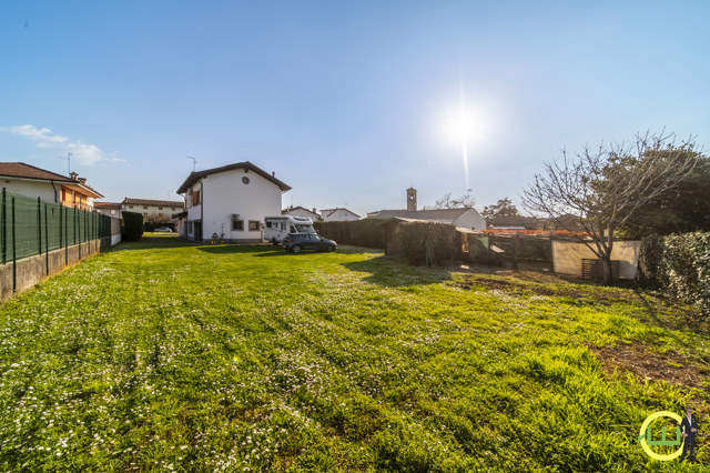 Media numero 45 di VILLA BACIATA DAL SOLE ( 2 KM DA UDINE) 