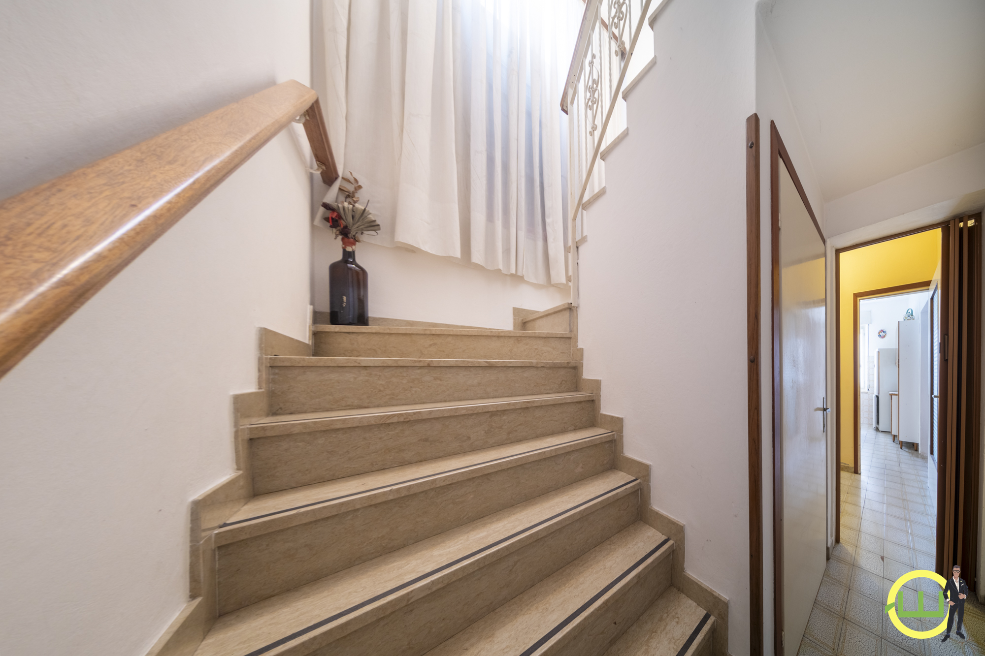 Media numero 16 di STORICA CASA ACCOSTATA CON TRE CAMERE, GARAGE E GIARDINO