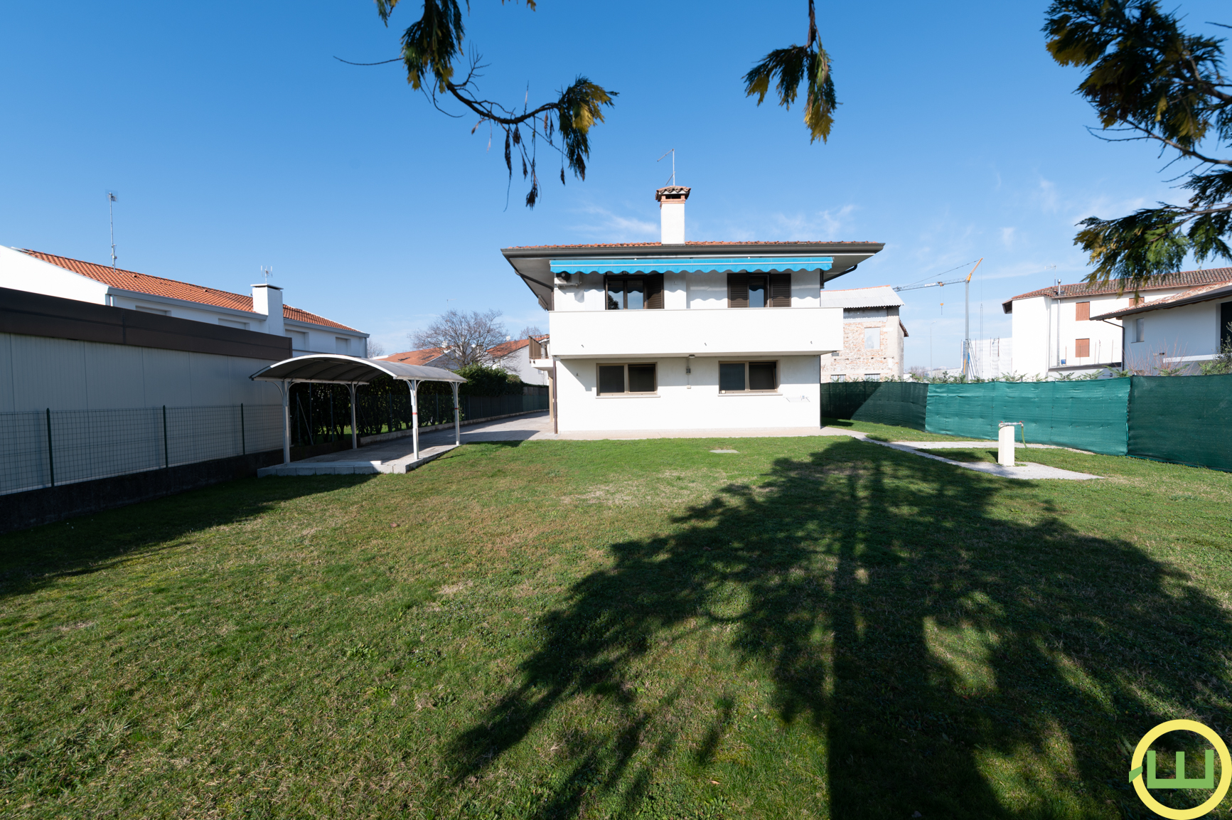 Media numero 3 di CODROIPO ARIOSA VILLA TRICAMERE E BISERVIZI CON AMPIO GIARDINO