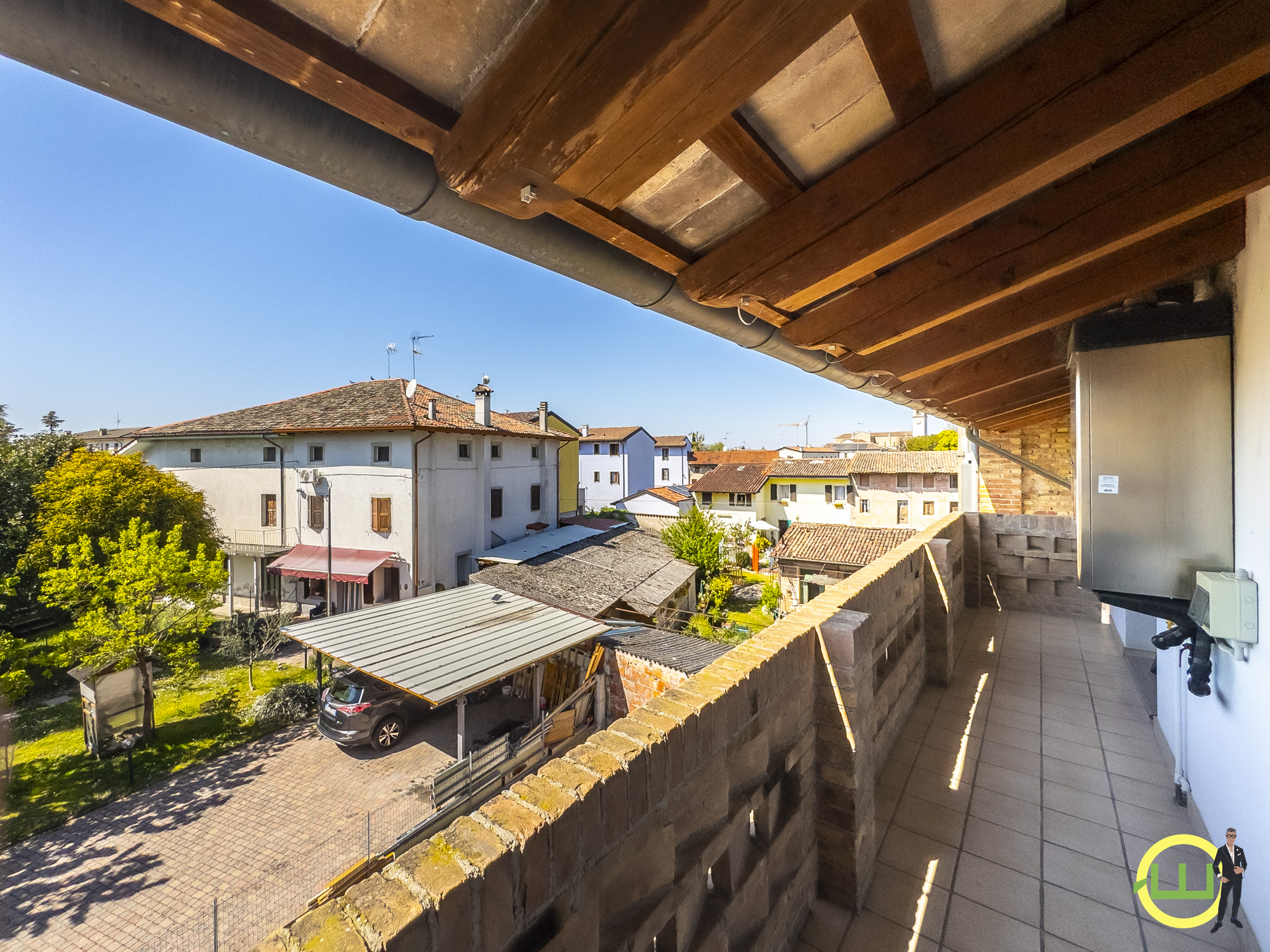 Media numero 24 di LUMINOSO ED AMPIO TRICAMERE IN PIENO CENTRO A RIVIGNANO