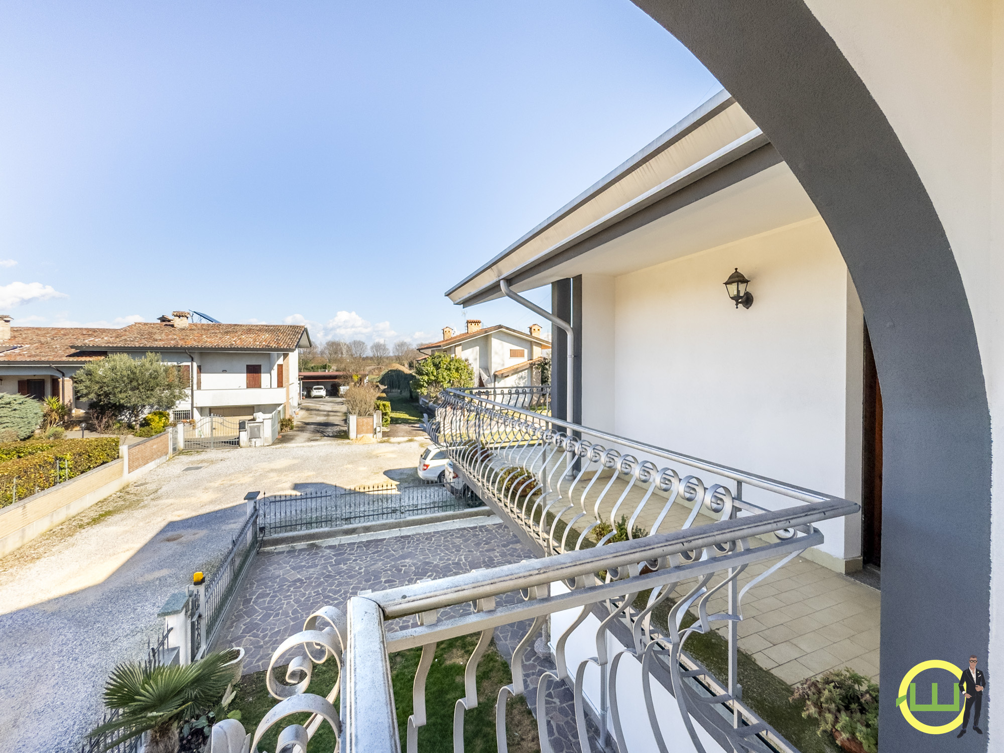 Media numero 25 di LUMINOSA PORZIONE DI BIFAMILIARE CON GIARDINO   A  CODROIPO