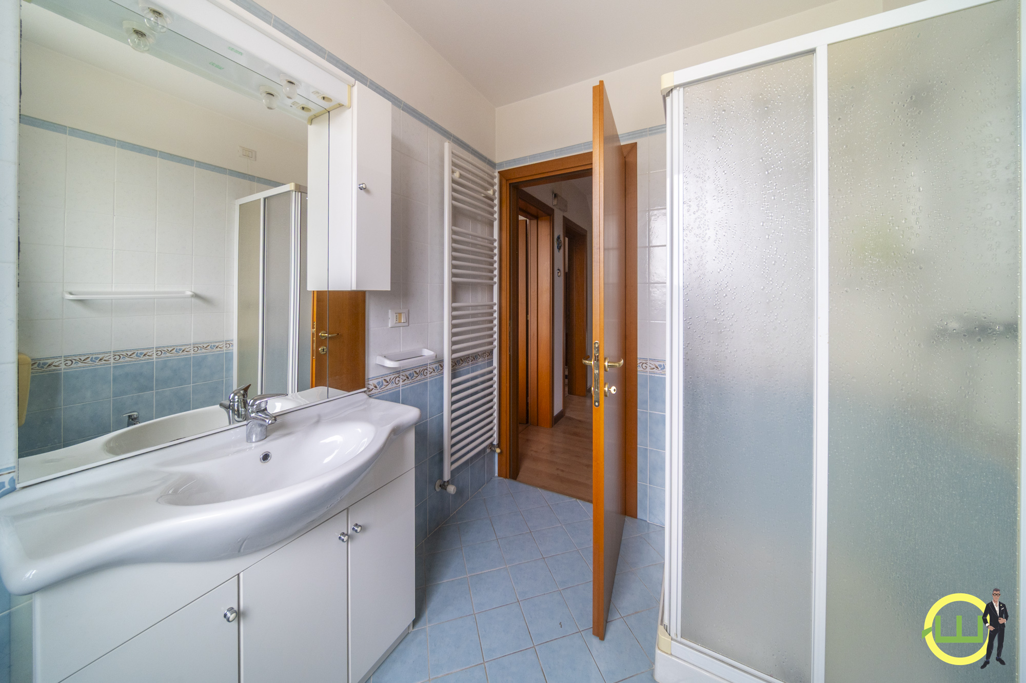 Media numero 17 di LUMINOSA PORZIONE DI VILLA CON AMPIO GIARDINO ESLUSIVO A MORSANO