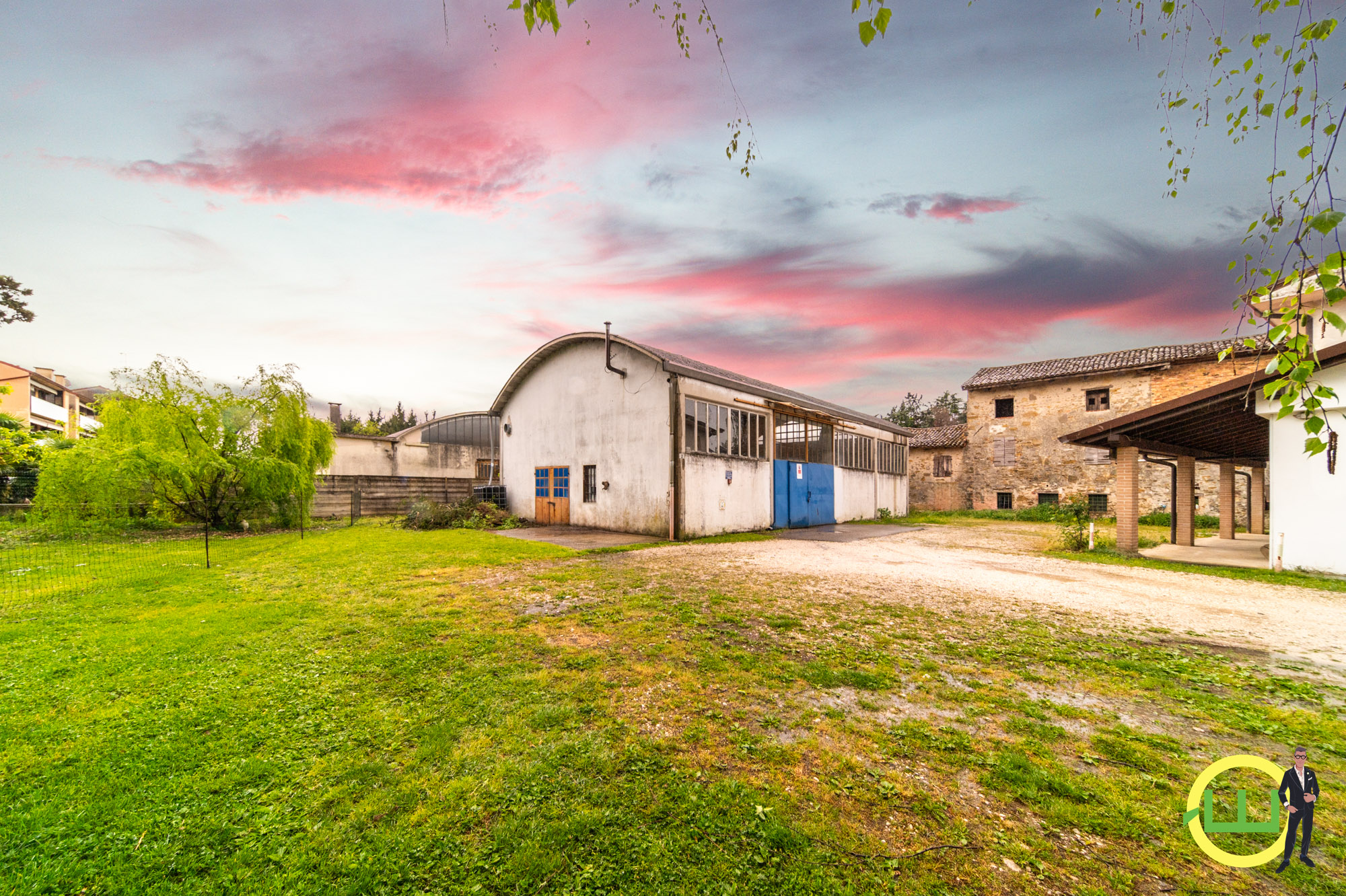 Media numero 29 di VILLETTA CON GIARDINO ESCLUSIVO E CAPANNONE A CORNO DI ROSAZZO