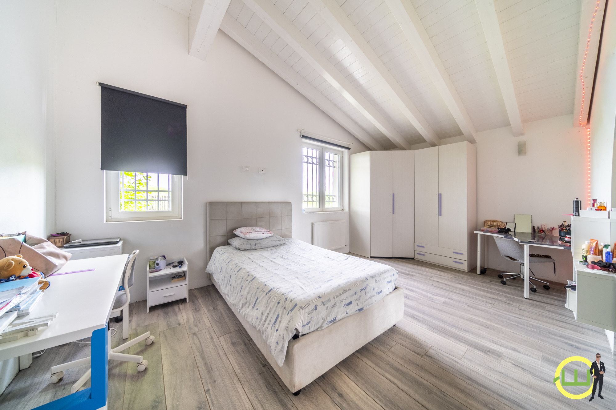 Media numero 19 di SPAZIOSA ED ELEGANTE VILLA CON TANTO TERRENO A SANTA MARIA LA LONGA