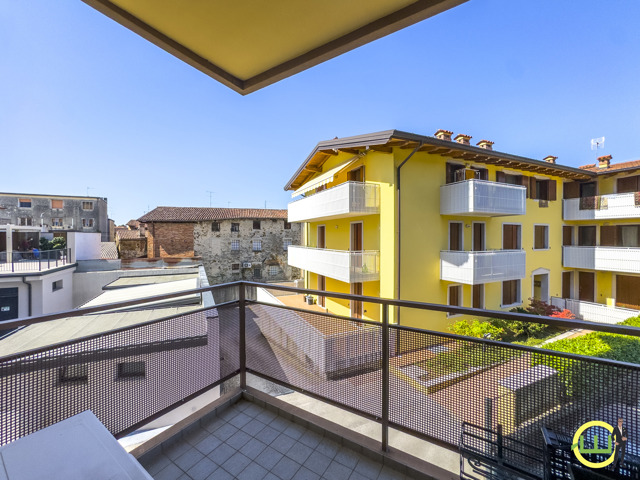 Media numero 24 di IN PIENO CENTRO  APPARTAMENTO BICAMERE RESTAURATO A CORMONS