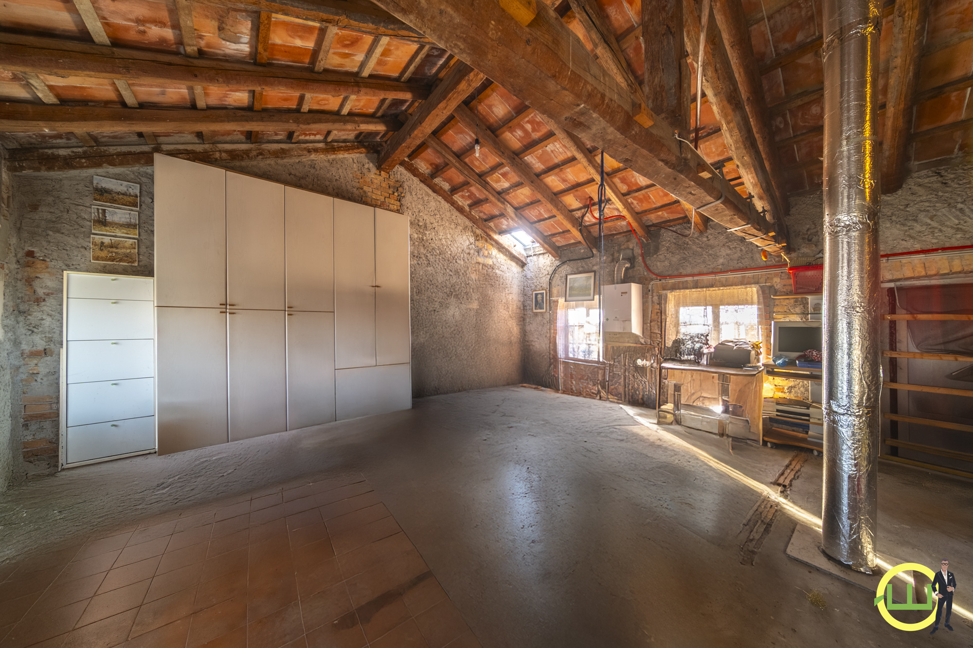 Media numero 21 di AMPIA CASA INDIPENDENTE CON TAVERNA, GARAGE E GIARDINO