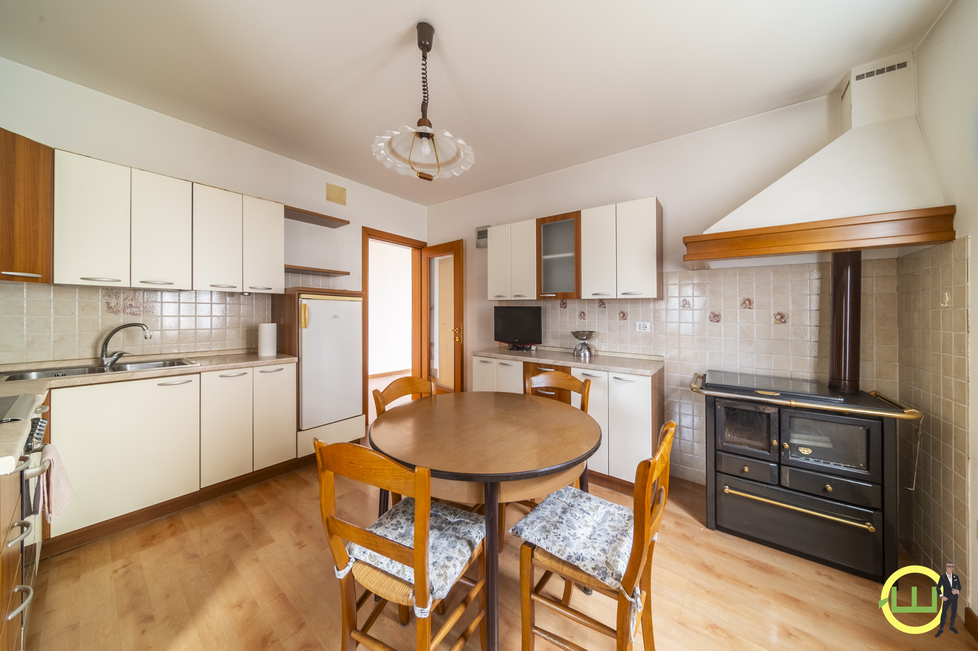 Media numero 7 di LUMINOSA PORZIONE DI VILLA CON AMPIO GIARDINO ESLUSIVO A MORSANO