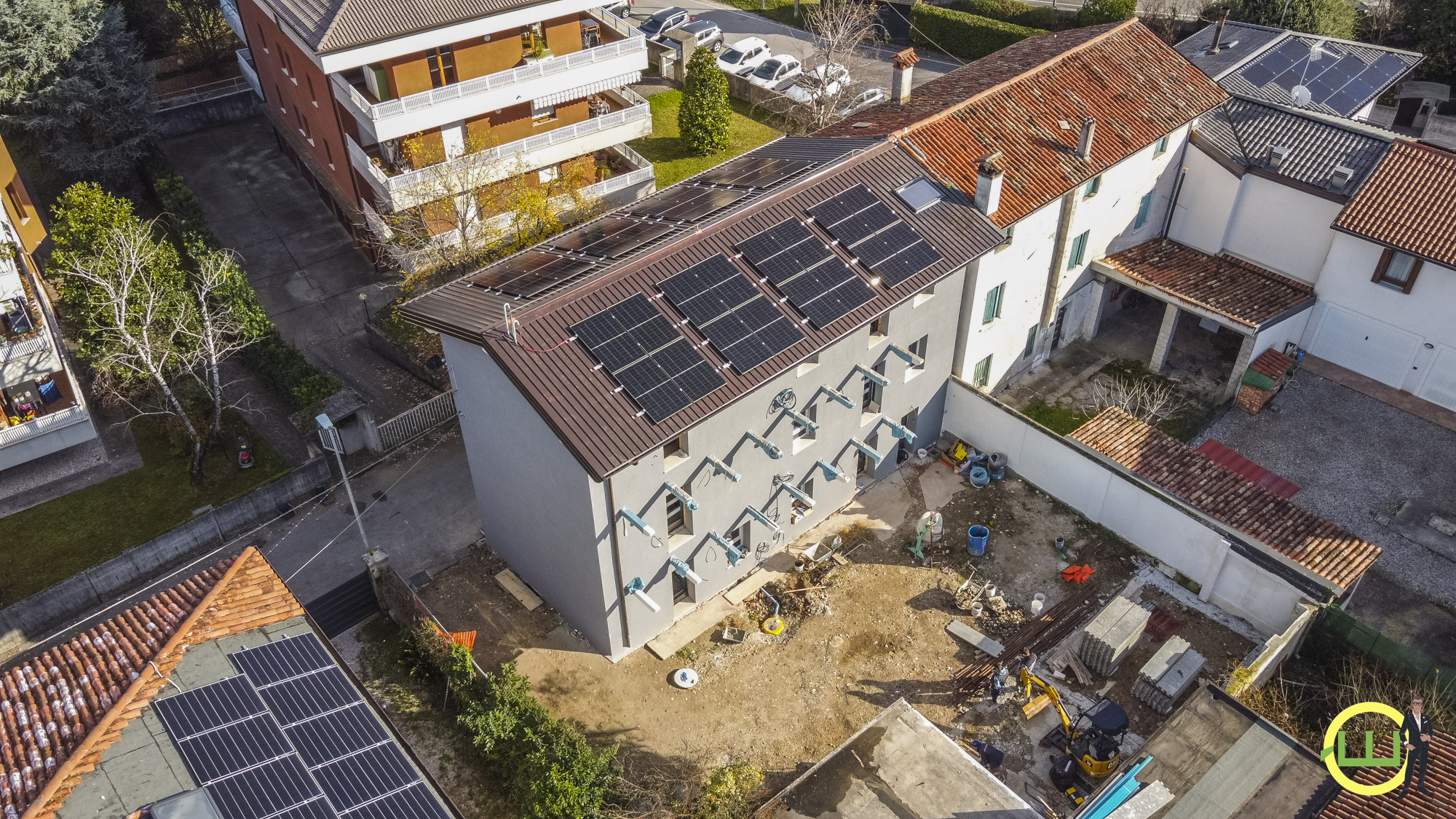 Media numero 4 di BICAMERE ADIACENTE CAMPI DA TENNIS PADERNO UD