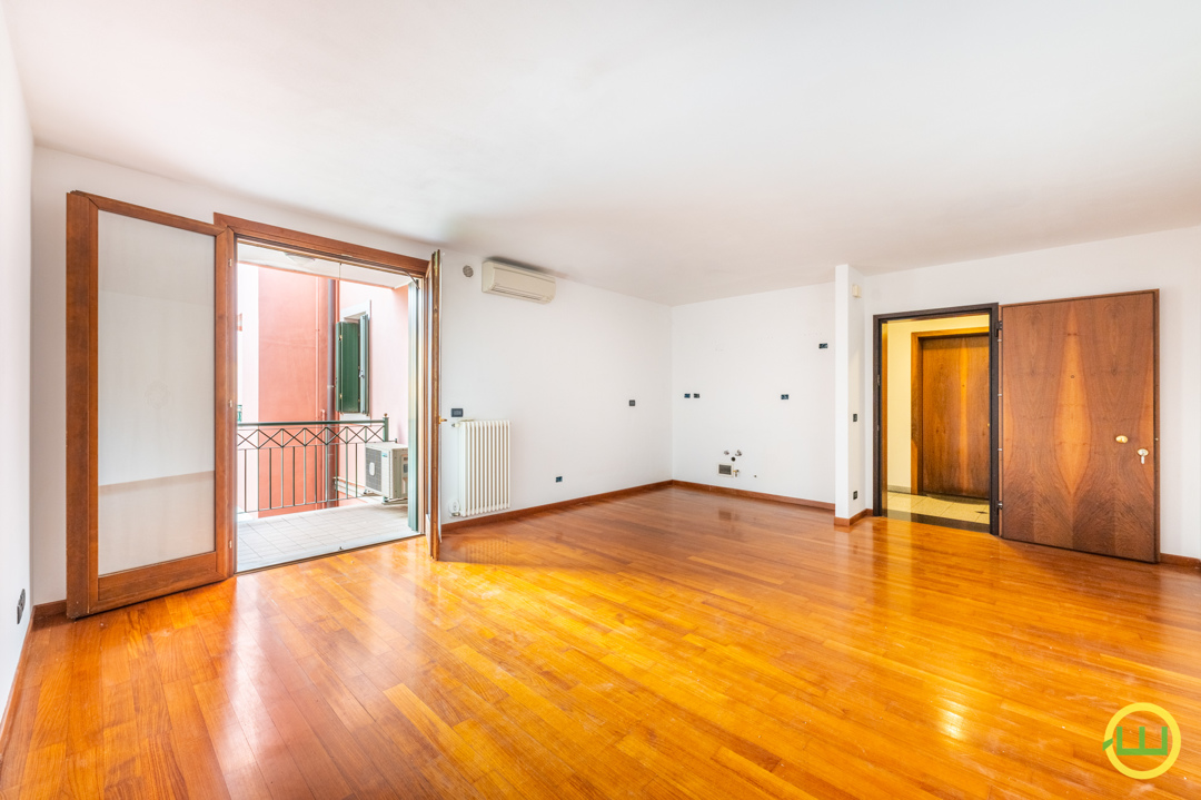 Immagine di BICAMERE IN CENTRO A SAN DANIELE!