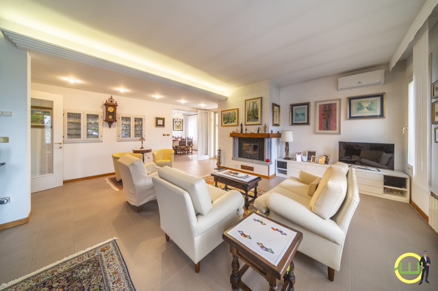 Media numero 4 di GEMONA DEL FRIULI PRESTIGIOSA VILLA DI 390 MQ!
