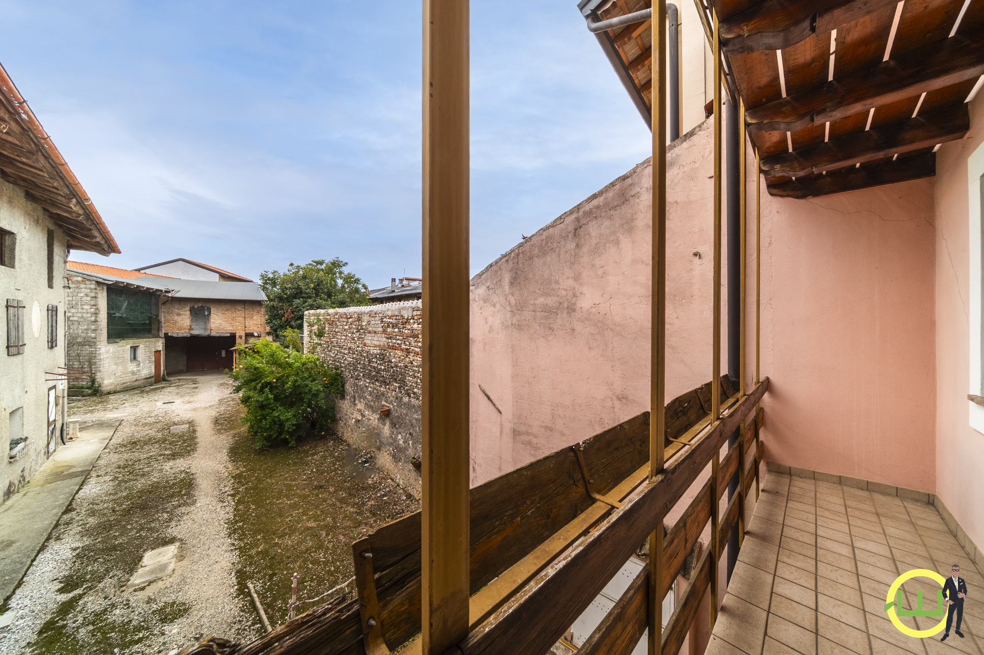 Media numero 9 di TERRACIELO PRONTO INGRESSO CON GIARDINO A MORTEGLIANO