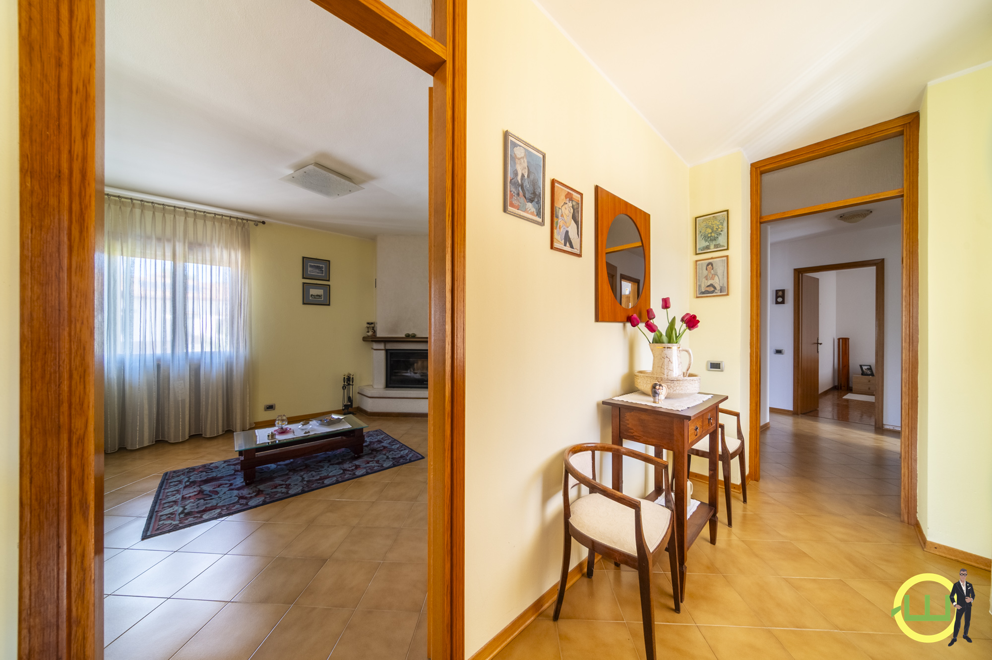 Media numero 22 di VILLA COMPOSTA DA DUE APPARTAMENTI E DUE GARAGE CON GIARDINO