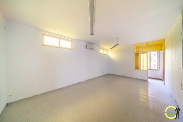 Media numero 5 di APPARTAMENTO 4 CAMERE + NEGOZIO REANA DEL ROJALE