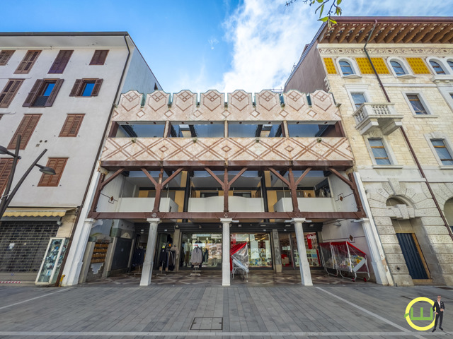 Media numero 14 di ESCLUSIVO BILOCALE CON AMPIA TERRAZZA IN CENTRO A GRADO