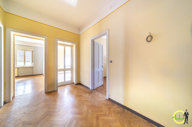 Media numero 15 di VILLA D'EPOCA CON 2 GENEROSI APPARTAMENTI E PARCO IN CENTRO A GORIZIA