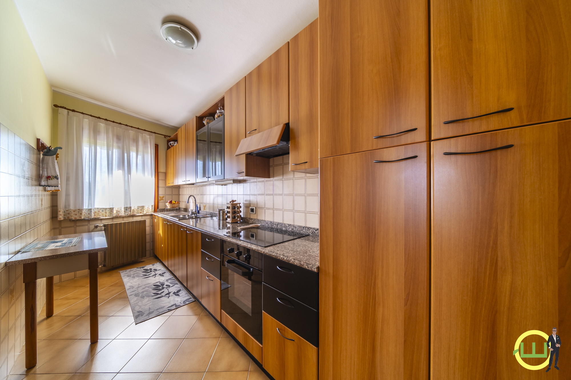 Media numero 30 di VILLA COMPOSTA DA DUE APPARTAMENTI E DUE GARAGE CON GIARDINO