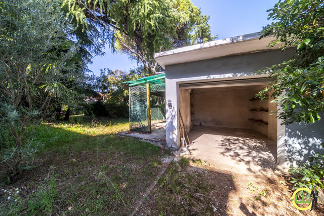 Media numero 35 di VILLA D'EPOCA CON 2 GENEROSI APPARTAMENTI E PARCO IN CENTRO A GORIZIA