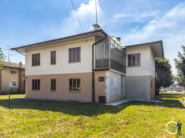Media numero 29 di 2 APPARTAMENTI IN VILLA BIFAMILIARE A SAN GIOVANNI AL NATISONE