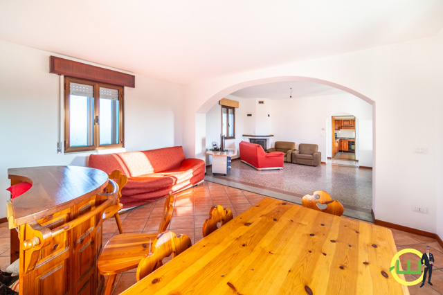 Media numero 10 di LUMINOSA CASA INDIPENDENTE CON DEPOSITO E AMPIO GIARDINO A SAN VITO AL TAGLIAMENTO
