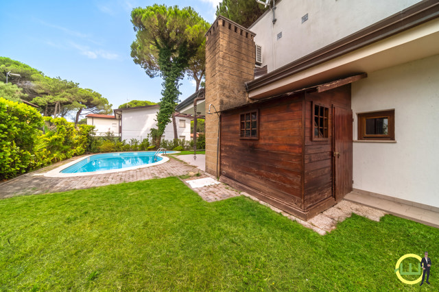 Media numero 37 di VILLA CON PISCINA LIGNANO PINETA