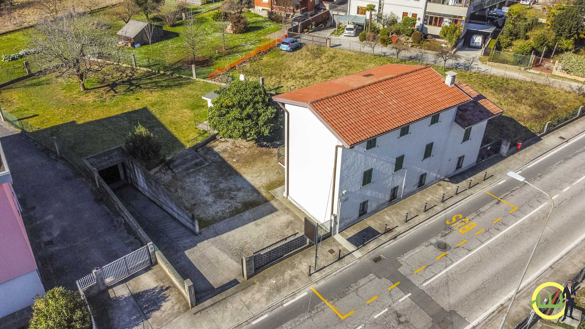 Media numero 52 di SPAZIOSA CASA INDIPENDENTE CON DOPPIO GARAGE E GIARDINO