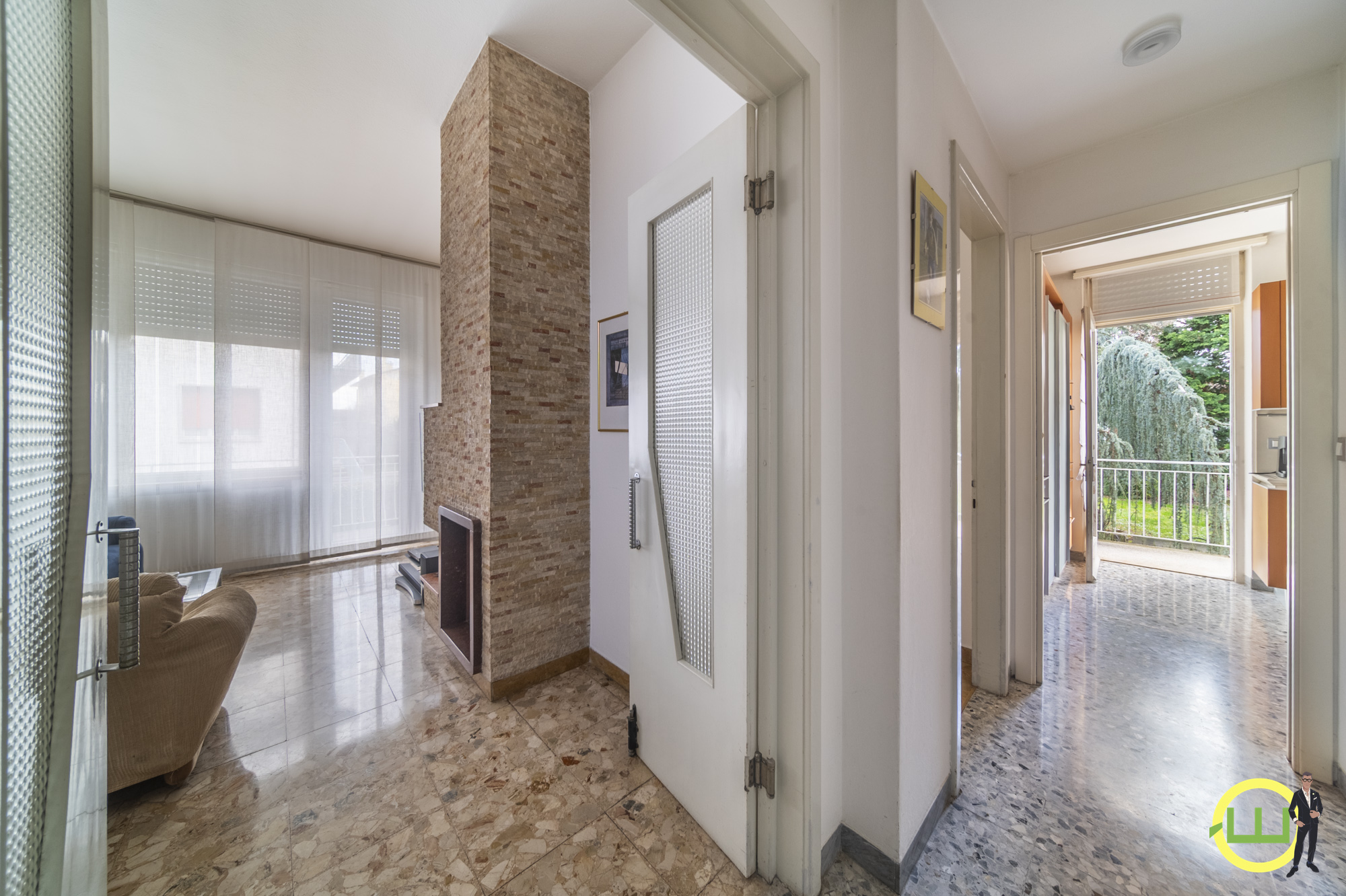 Media numero 6 di VILLA DALLA MODERNA ARCHITETTURA (CARPACCO)