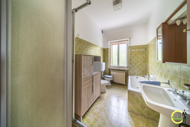 Media numero 11 di GEMONA CASA DI TESTA CON AMPIO GIARDINO!