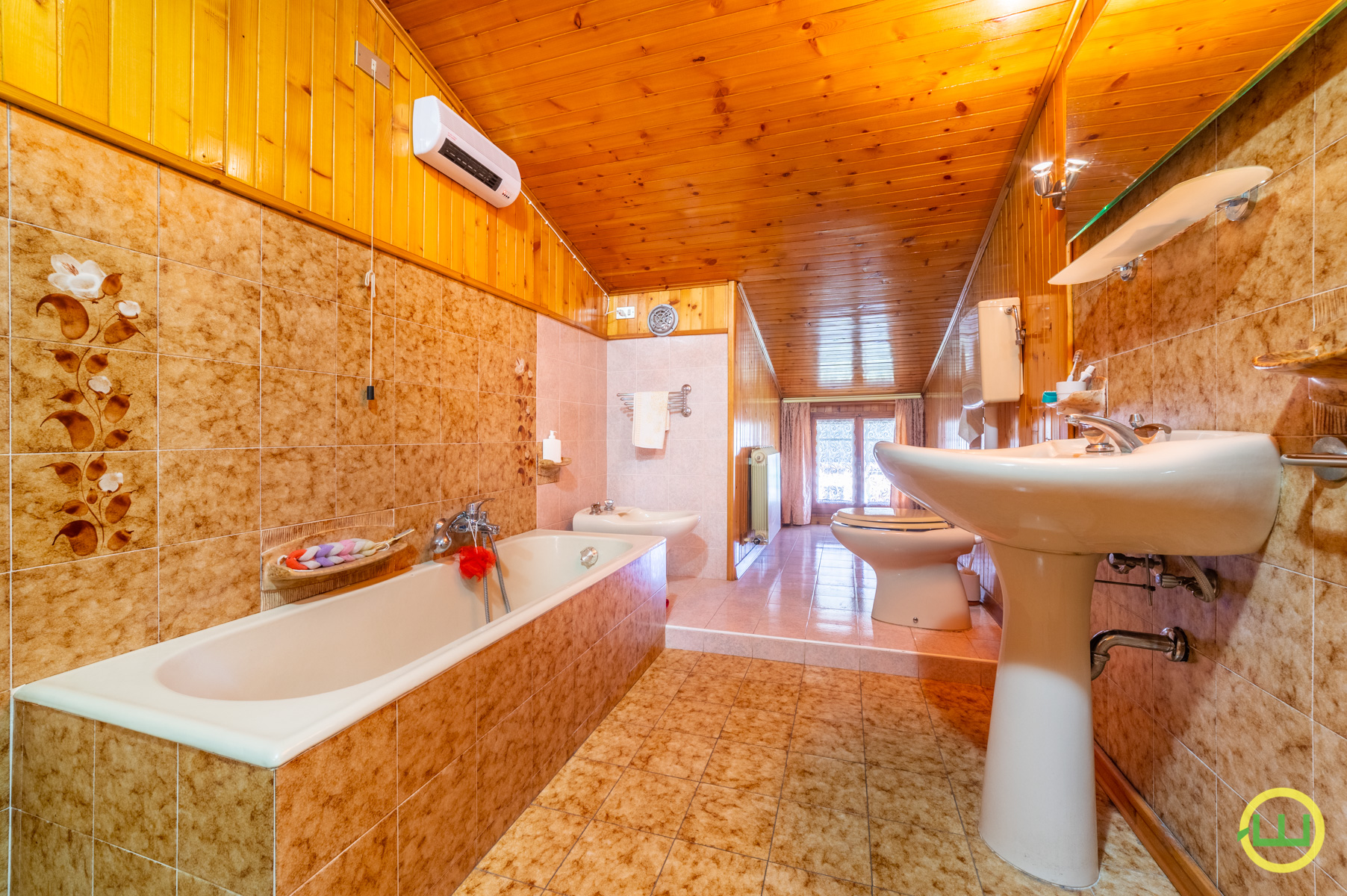 Media numero 12 di BELLISSIMO APPARTAMENTO MANSARDATO A BUJA!