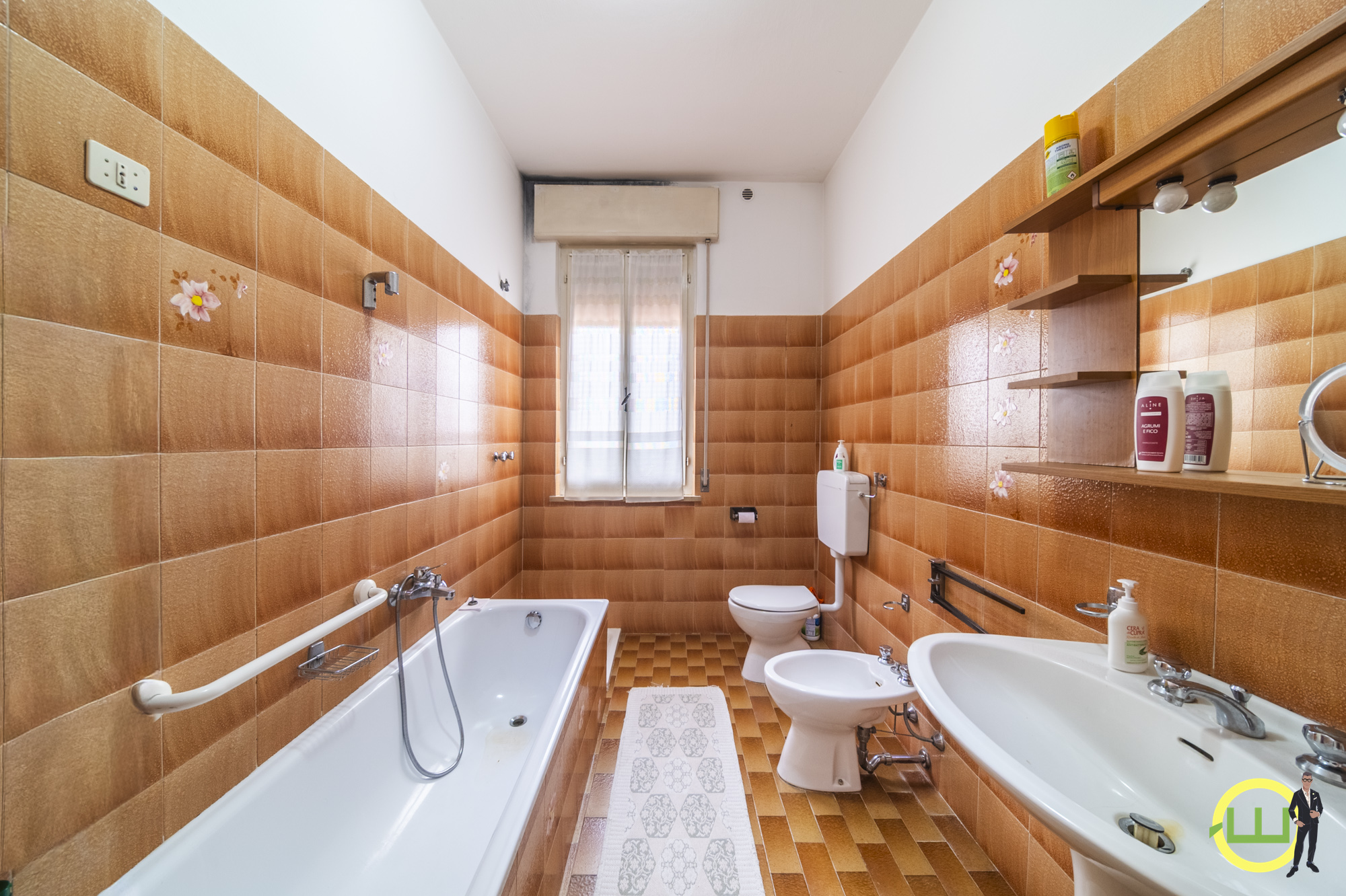 Media numero 18 di STORICA CASA ACCOSTATA CON TRE CAMERE, GARAGE E GIARDINO