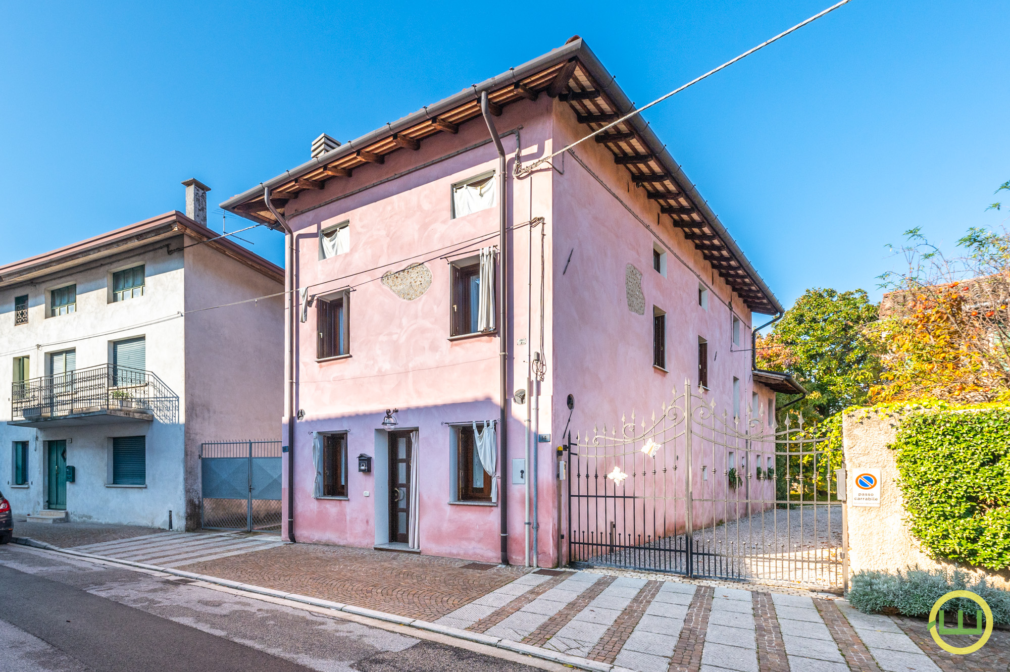 Immagine di LUMINOSA CASA IN CENTRO A CAMINO AL TAGLIAMENTO