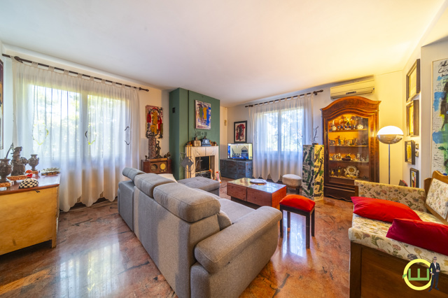 Media numero 7 di VILLA INDIPENDENTE ZUGLIANO 