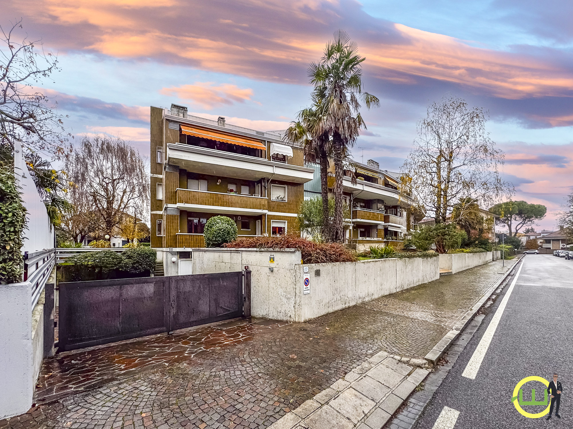 Media numero 26 di SIGNORILE TERRAZZATO APPARTAMENTO ALLE PORTE DI UDINE IN VIA MEDICI