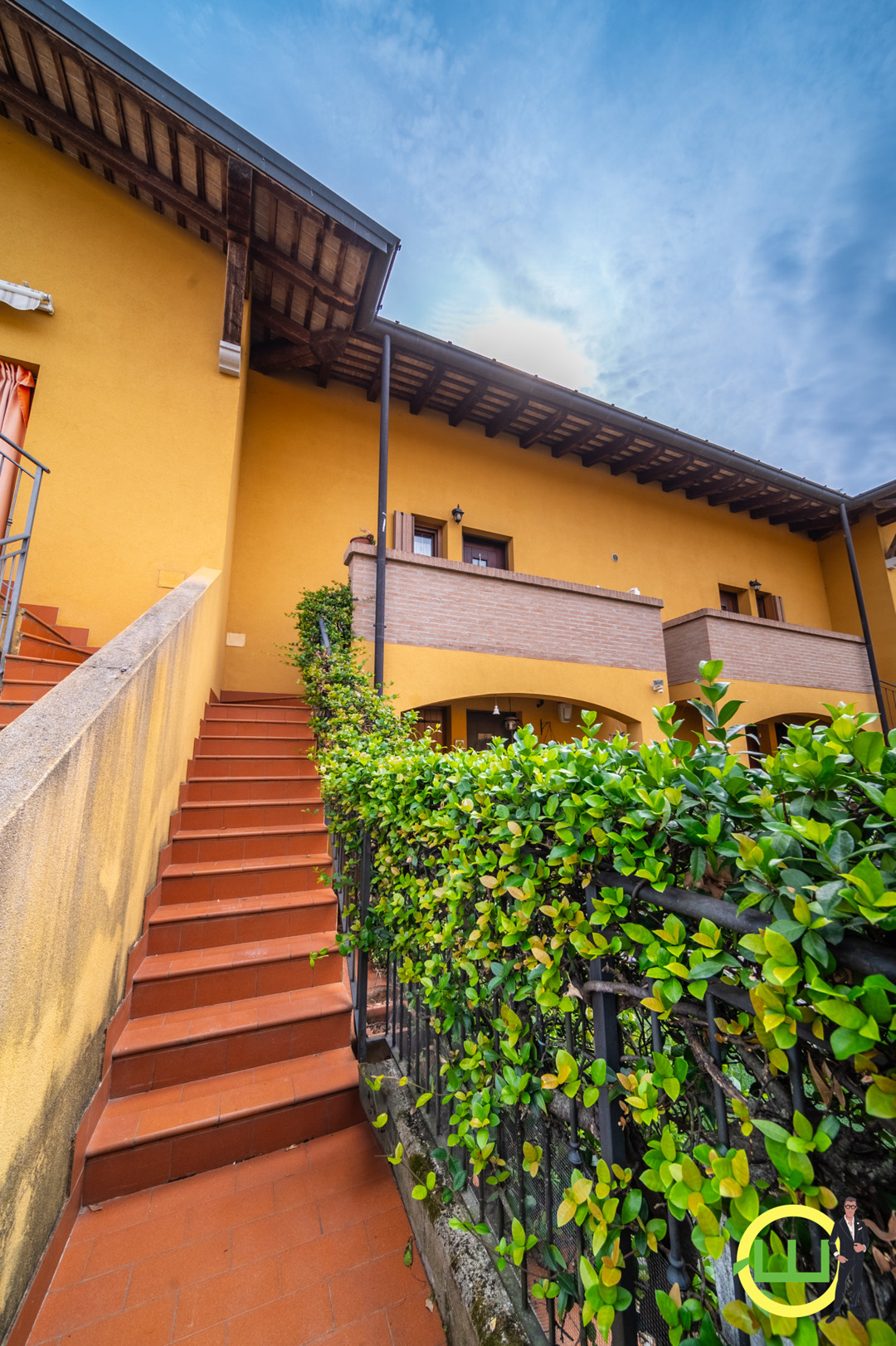 Immagine di APPARTAMENTO SU DUE LIVELLI TERRAZZATO A VISCO