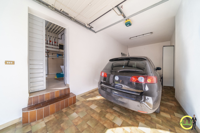 Media numero 15 di VILLA COMPOSTA DA DUE APPARTAMENTI E DUE GARAGE CON GIARDINO A SAN MARTINO AL TAGLIAMENTO