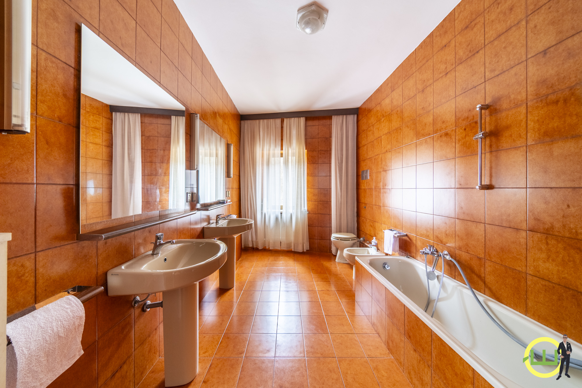 Media numero 21 di APPARTAMENTI IN PRESTIGIOSA VILLA ZONA CENTRALISSIMA