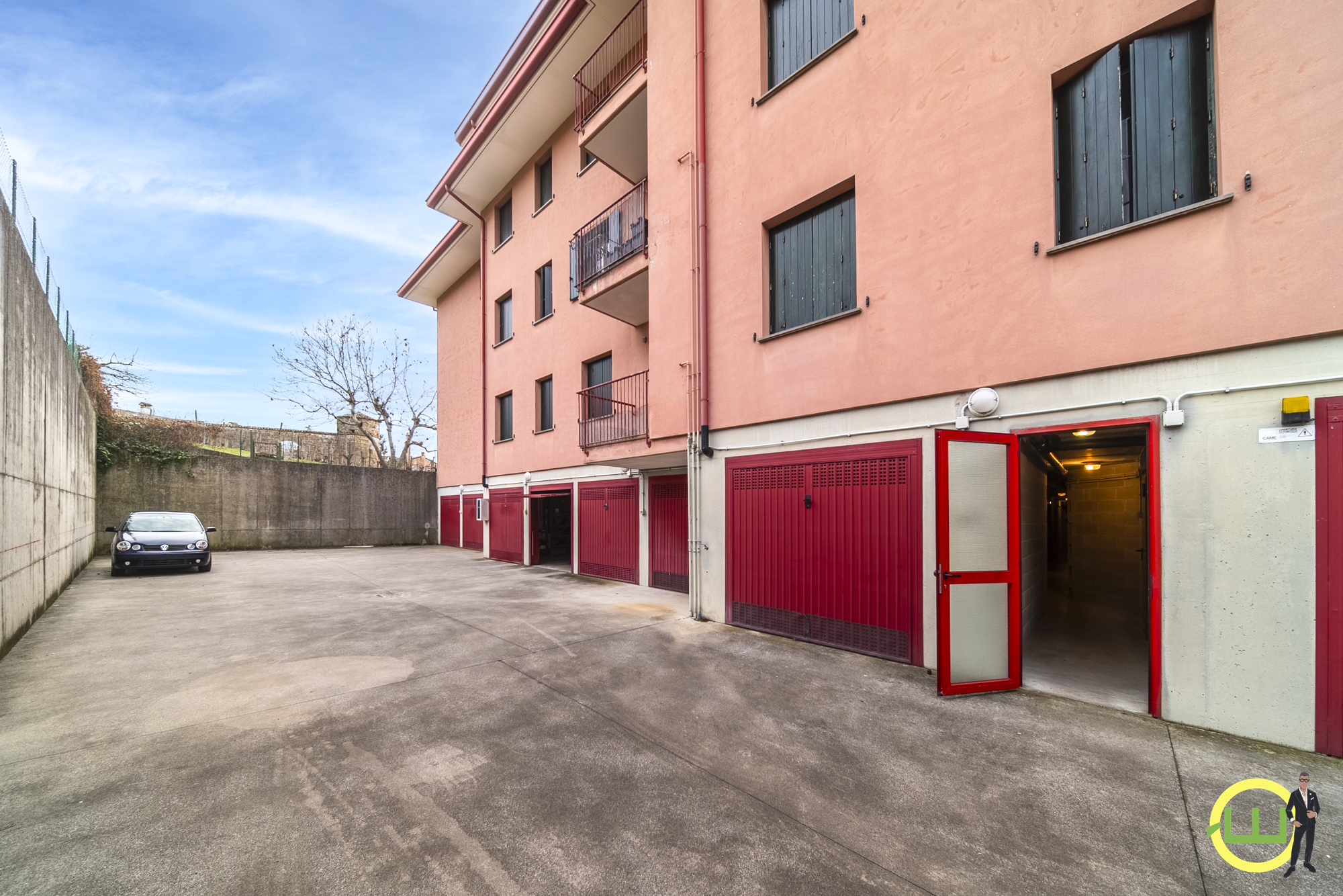 Media numero 25 di APPARTAMENTO TERRAZZATO CON 2 CAMERE DA LETTO E 2 SERVIZI IN CENTRO A CORMONS