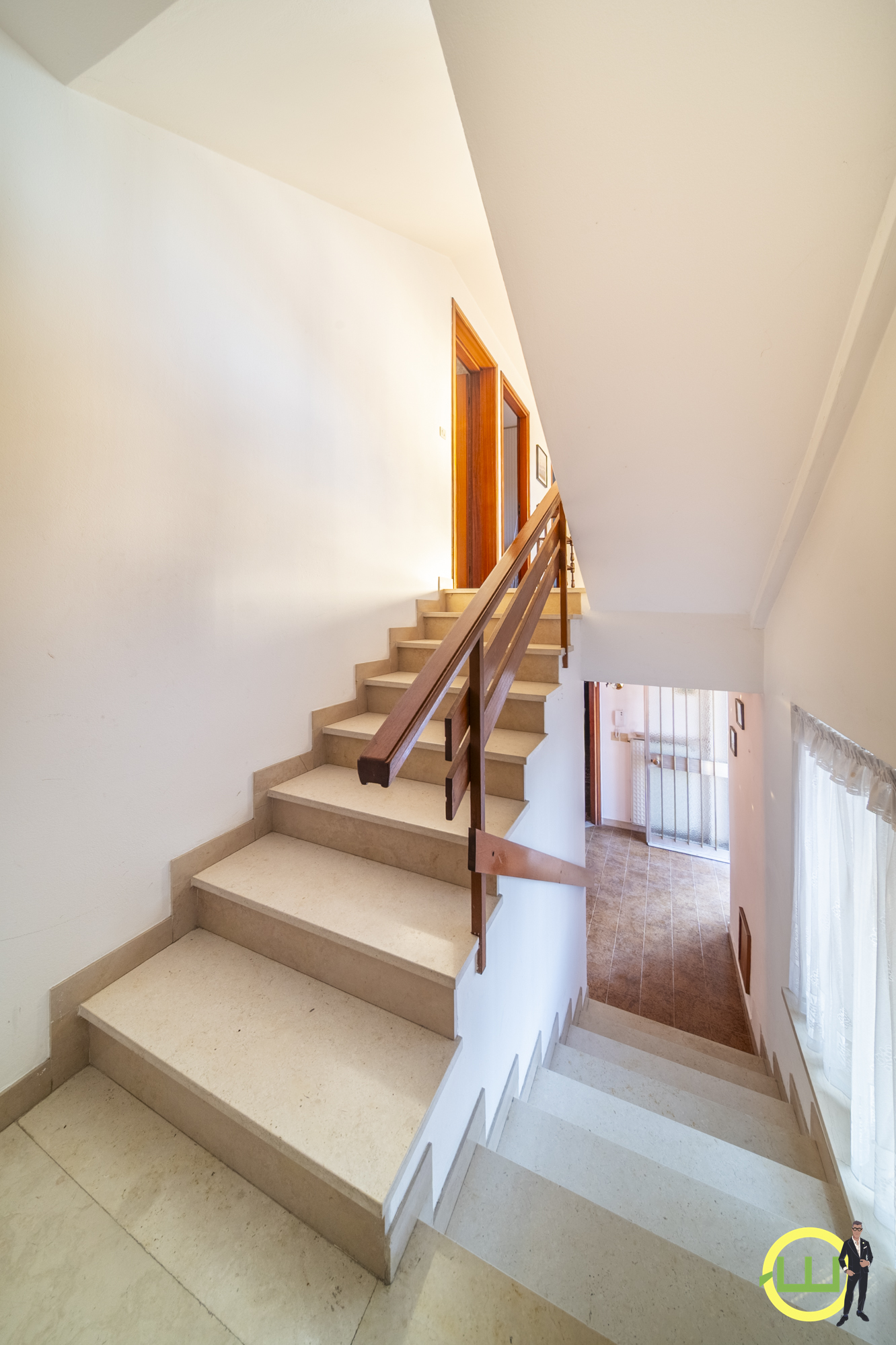 Media numero 13 di SPAZIOSA CASA INDIPENDENTE CON DOPPIO GARAGE E GIARDINO