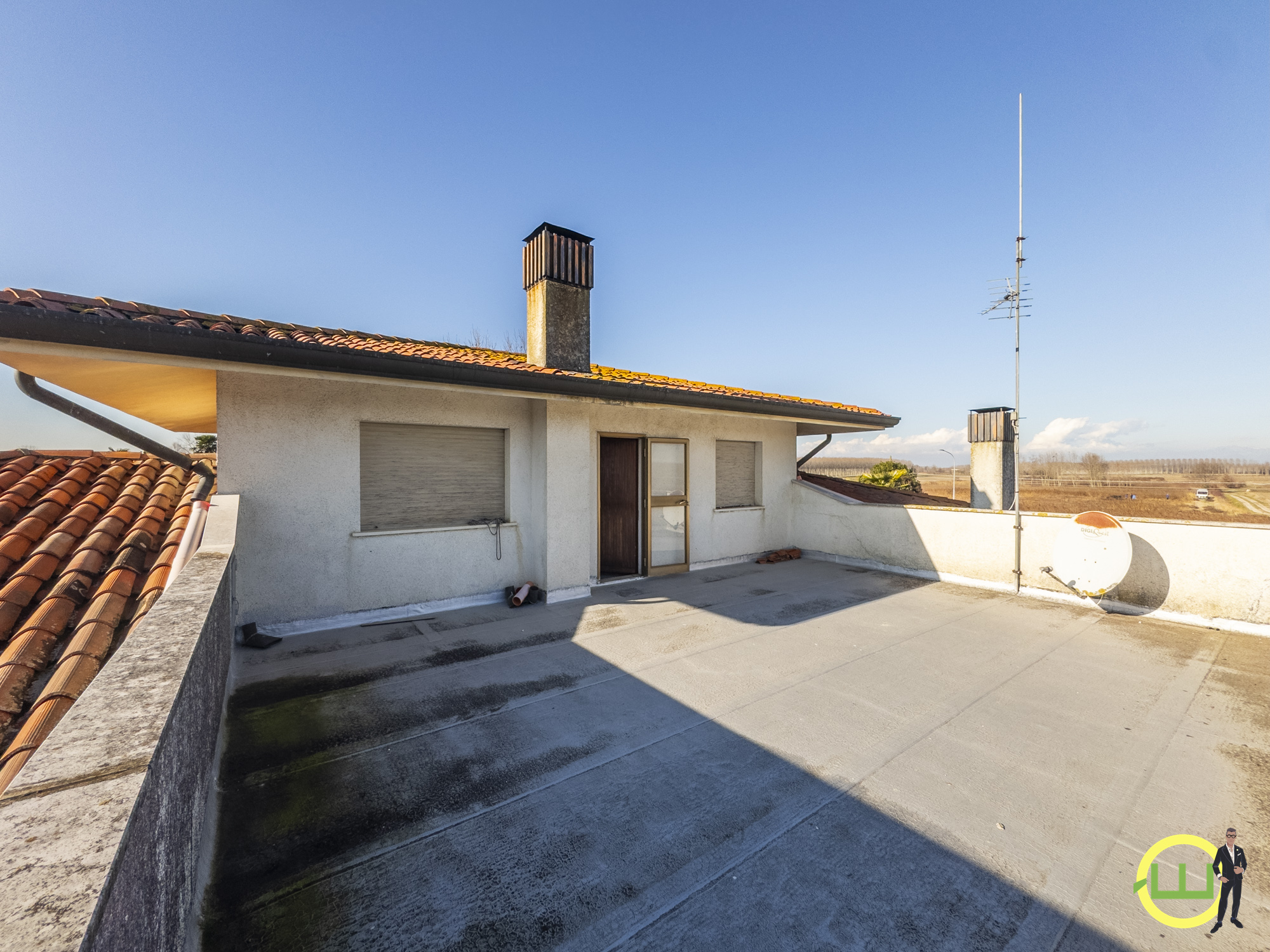 Media numero 40 di LUMINOSA VILLA CON GIARDINO A TEOR