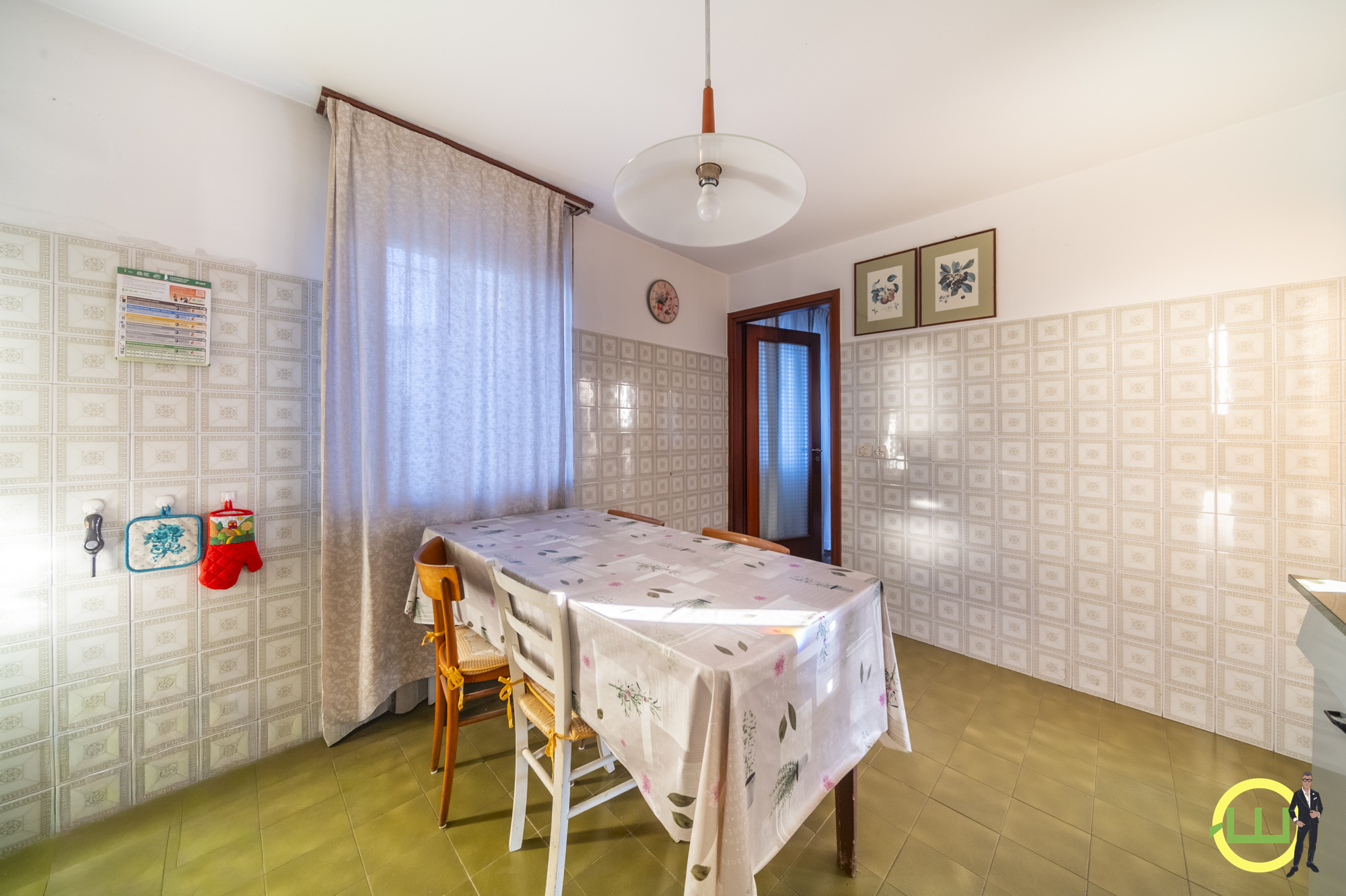 Media numero 12 di SPAZIOSA CASA INDIPENDENTE CON DOPPIO GARAGE E GIARDINO