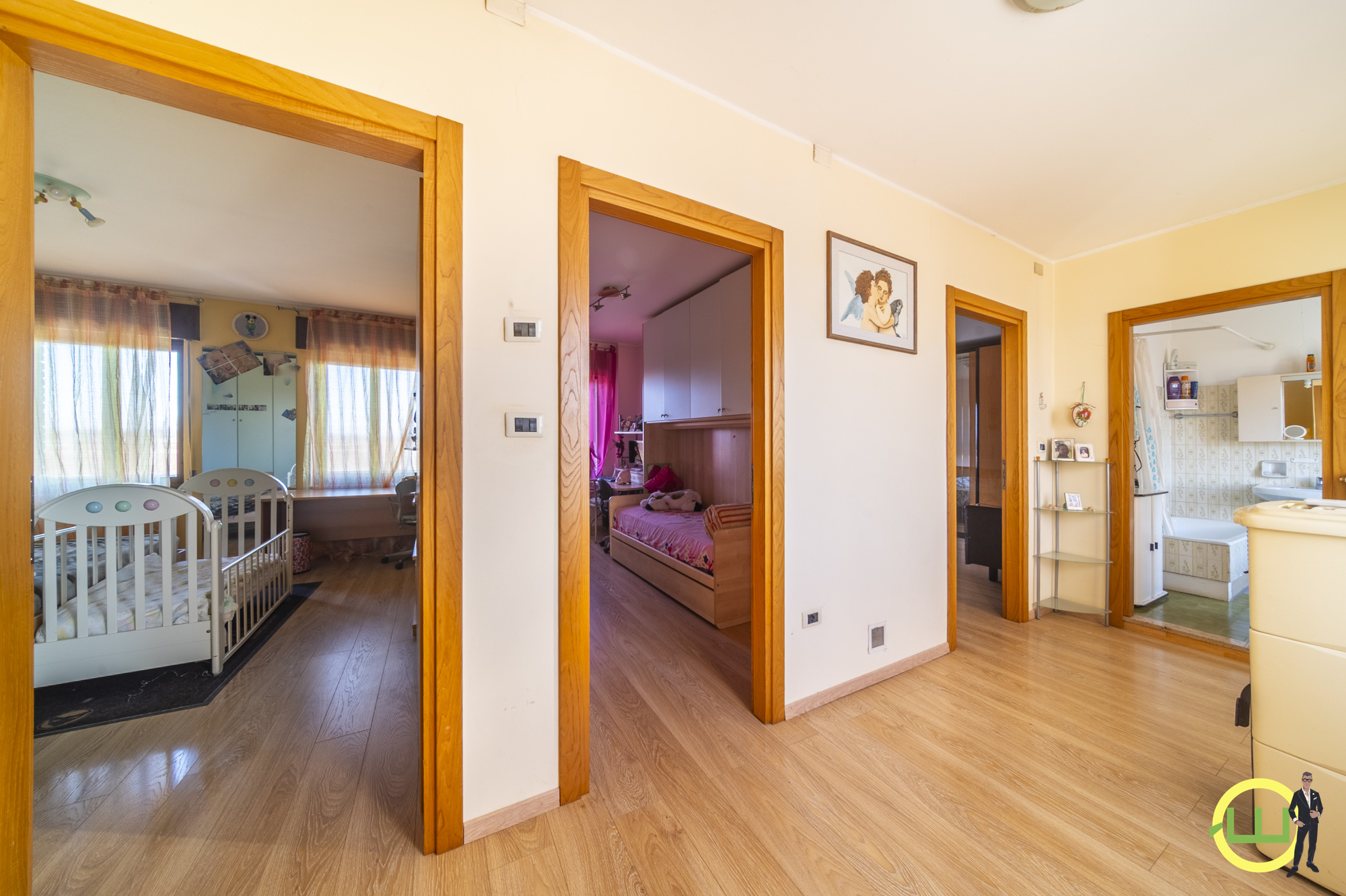 Media numero 12 di AMPIA CASA INDIPENDENTE CON TAVERNA, GARAGE E GIARDINO