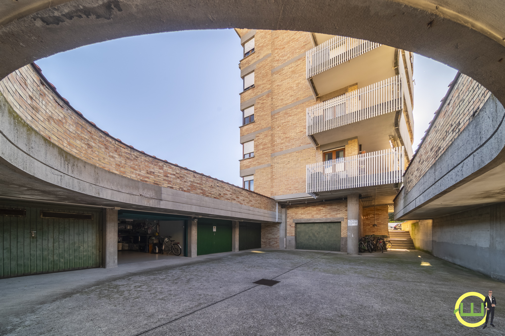 Media numero 24 di LUMINOSO E CENTRALISSIMO APPARTAMENTO A CODROIPO