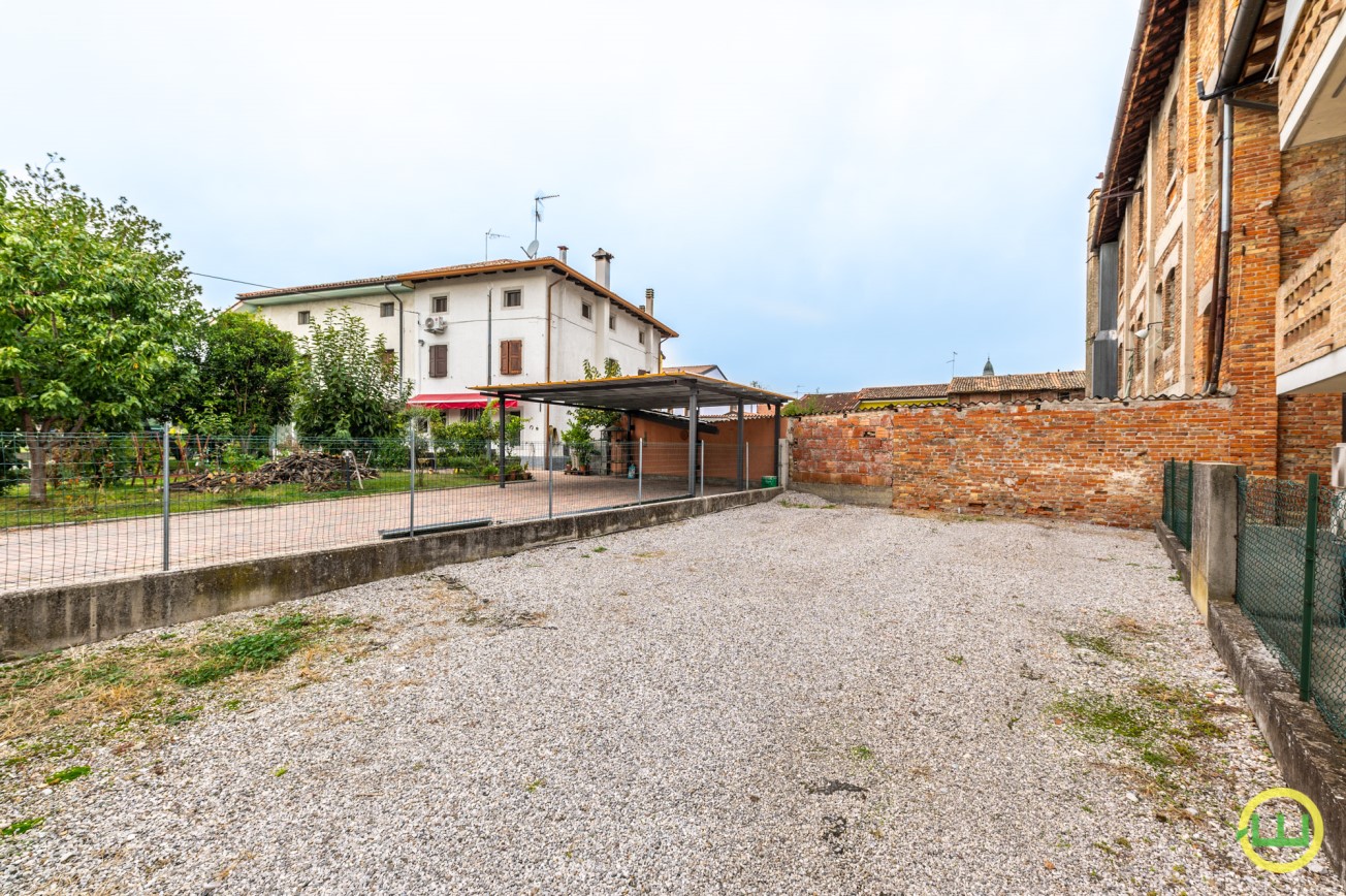 Media numero 18 di QUADRICAMERE LUMINOSO BISERVIZI A RIVIGNANO TEOR