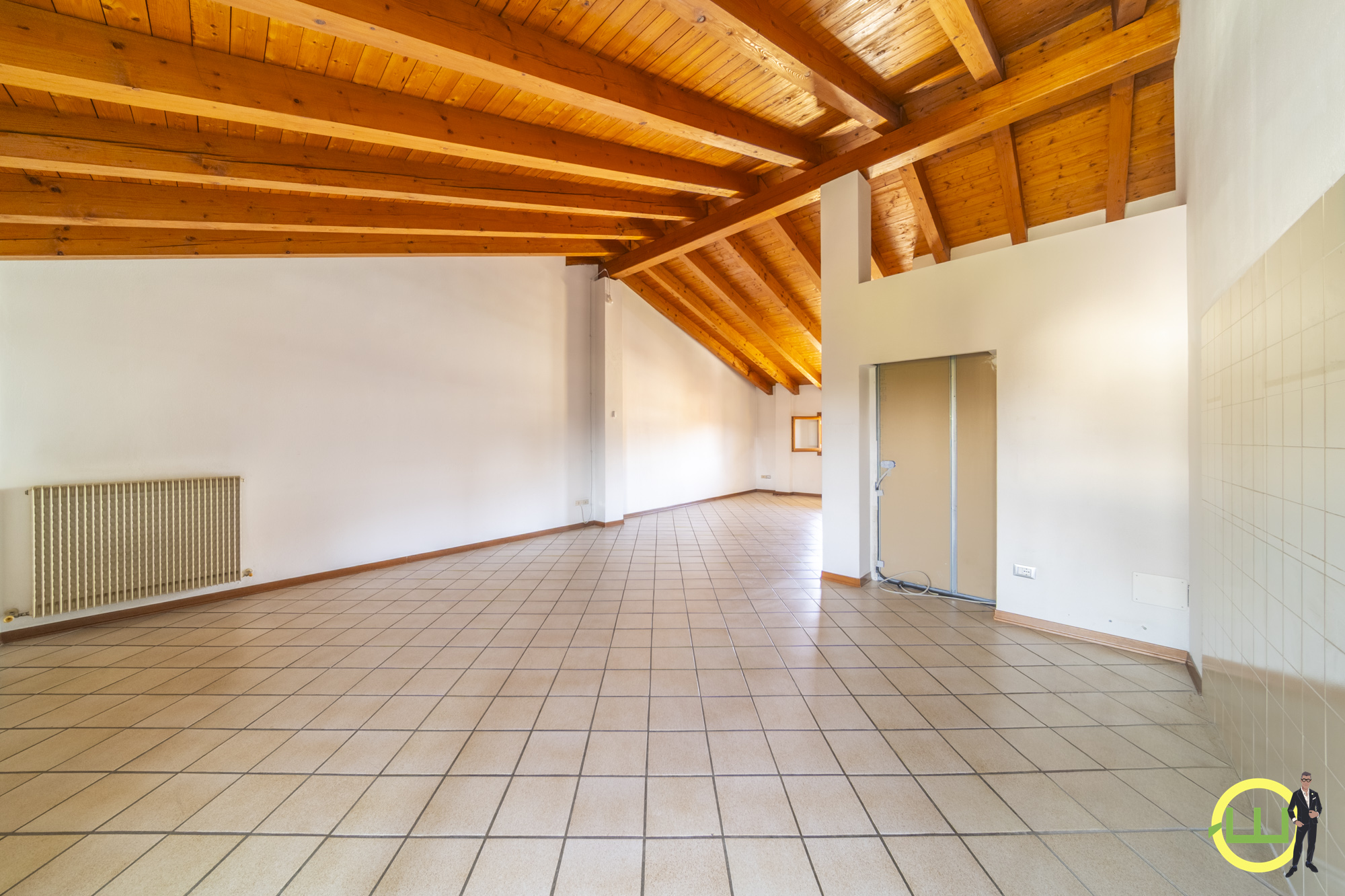 Media numero 9 di LUMINOSO ED AMPIO TRICAMERE IN PIENO CENTRO A RIVIGNANO