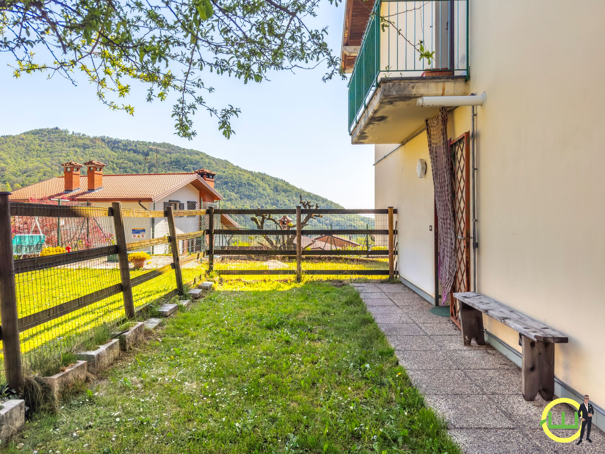 Media numero 2 di VILLETTA DI TESTA CON TAVERNA E AMPI SPAZI A MONTENARS 