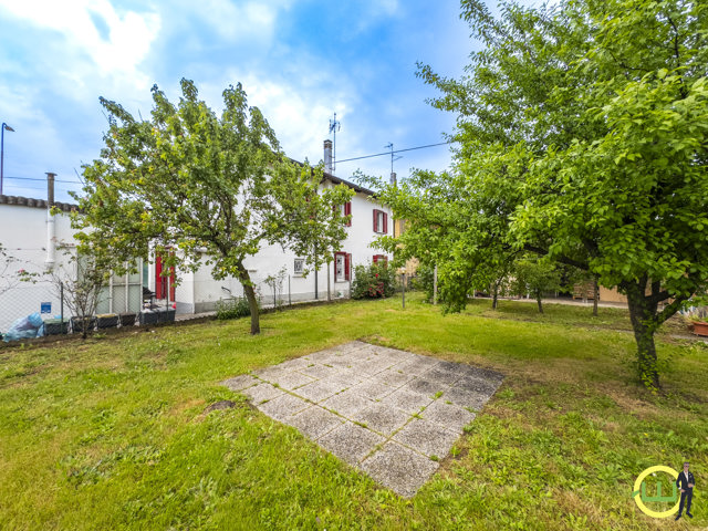 Media numero 6 di VILLA DI TESTA CON INCREDIBILE GIARDINO A UDINE