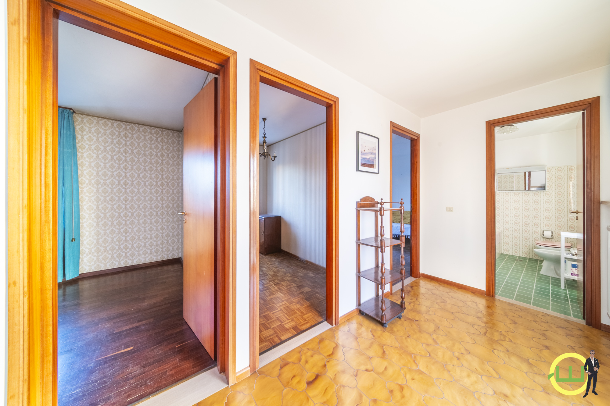 Media numero 17 di SPAZIOSA CASA INDIPENDENTE CON DOPPIO GARAGE E GIARDINO