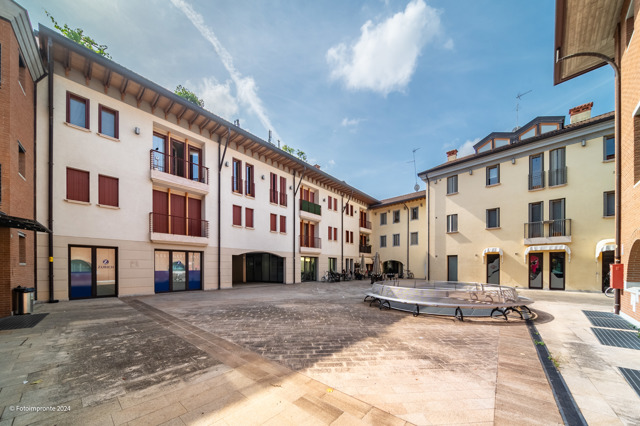Immagine di LUMINOSO E RAFFINATO APPARTAMENTO IN CENTRO CODROIPO
