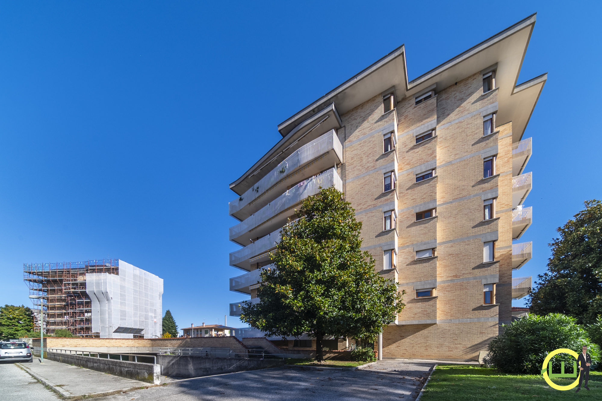 Media numero 30 di LUMINOSO E CENTRALISSIMO APPARTAMENTO A CODROIPO