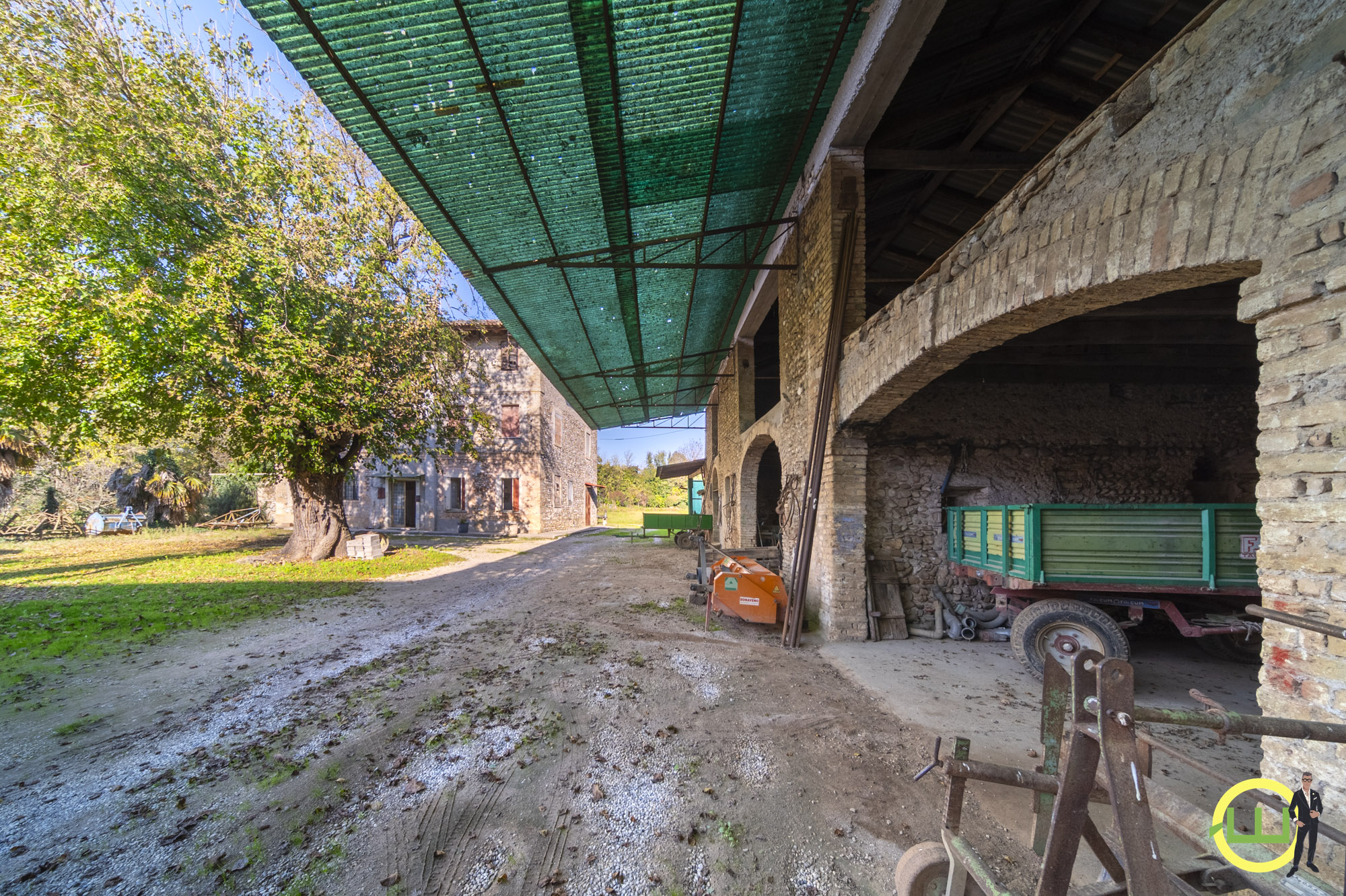 Media numero 23 di LUMINOSA CASA IN SASSO CON AMPIO DEPOSITO E SPAZIO VERDE A CODROIPO